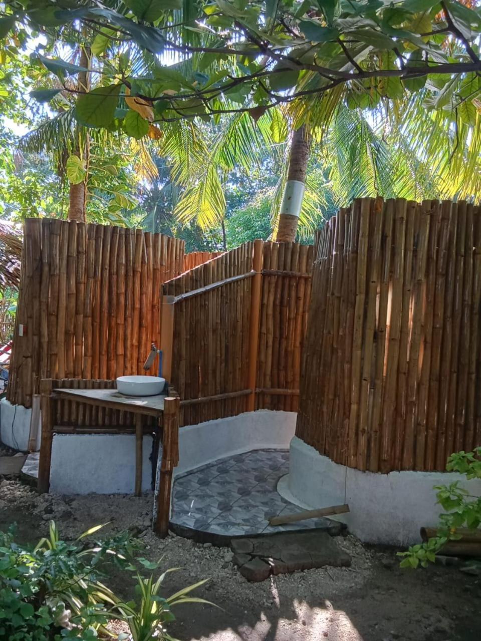 Georgia'S Neverland Hostel Malapascua Eksteriør billede