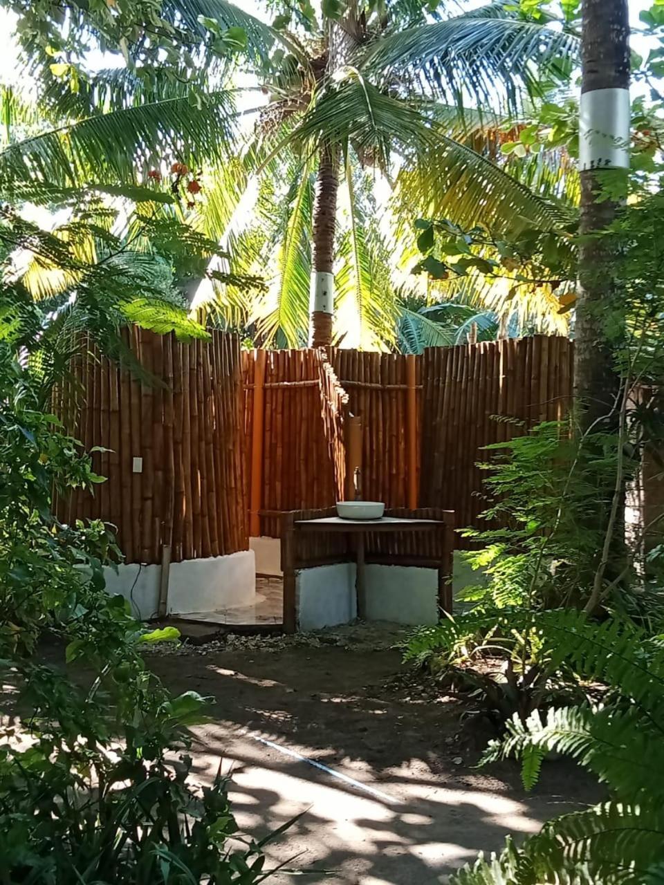 Georgia'S Neverland Hostel Malapascua Eksteriør billede
