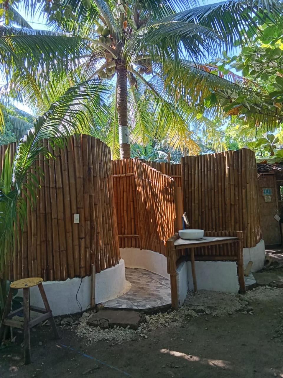 Georgia'S Neverland Hostel Malapascua Eksteriør billede