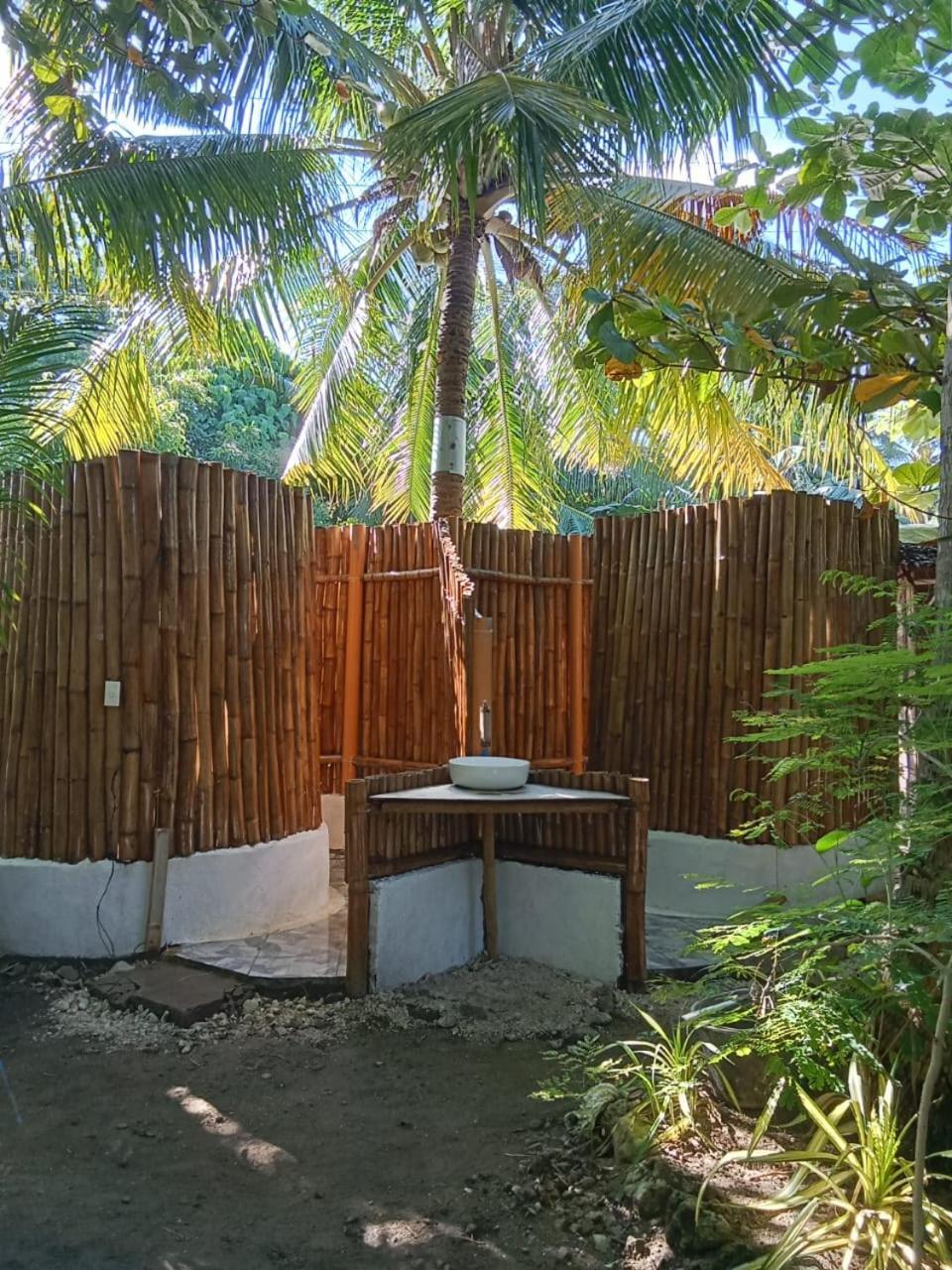 Georgia'S Neverland Hostel Malapascua Eksteriør billede
